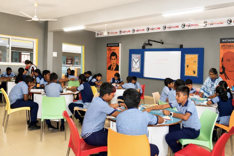 Students collaborating in clubs